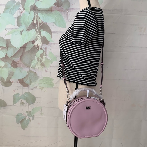 Michael Kors Delaney Medium TH Canteen Messenger - Picture 9 of 10